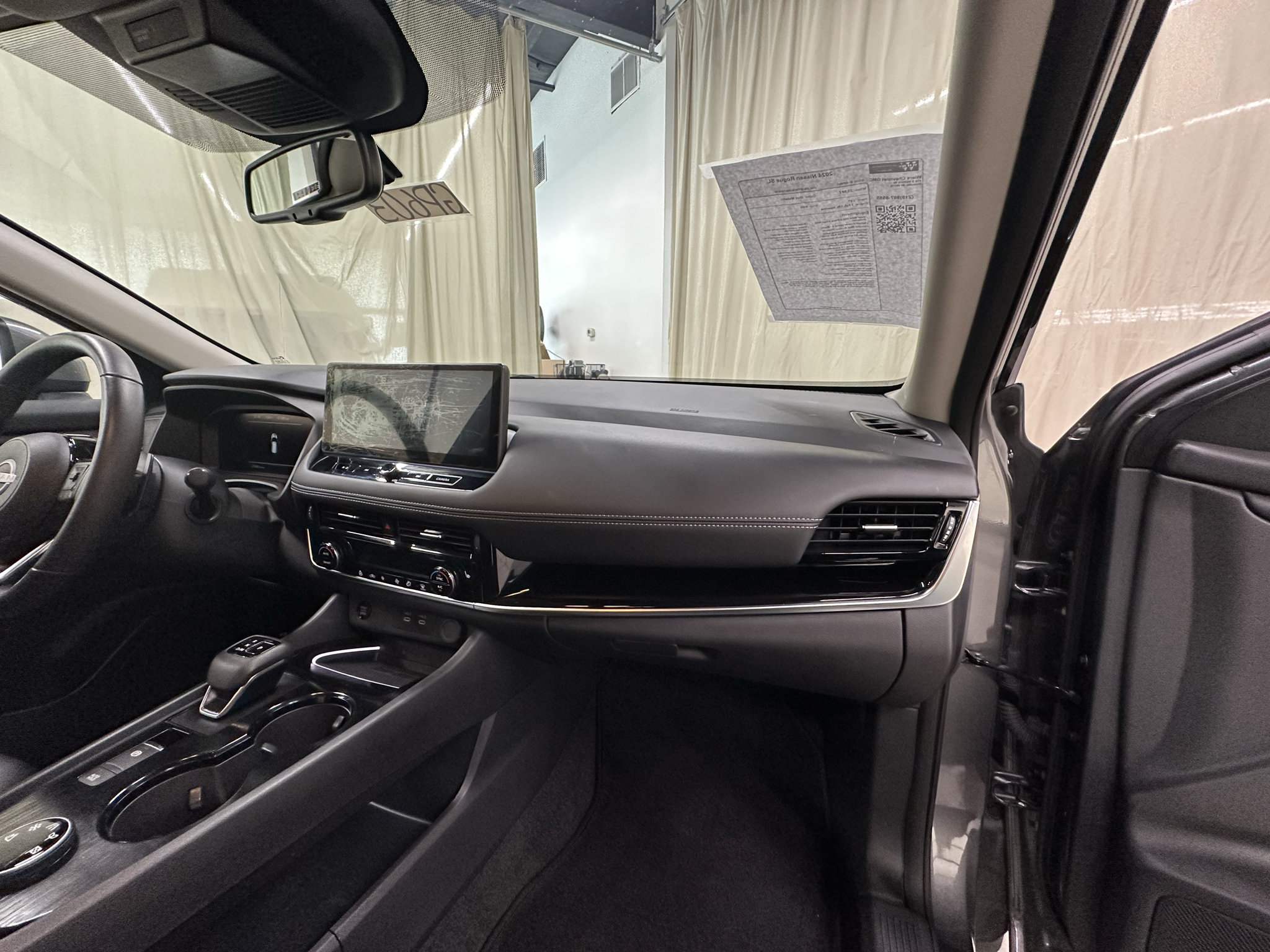 Used 2024 Nissan Rogue SL AWD/4WD image 17