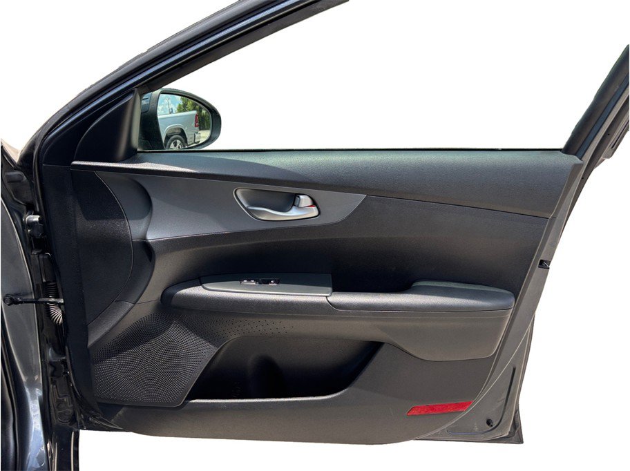 Used 2021 Kia Forte LXS FWD image 30
