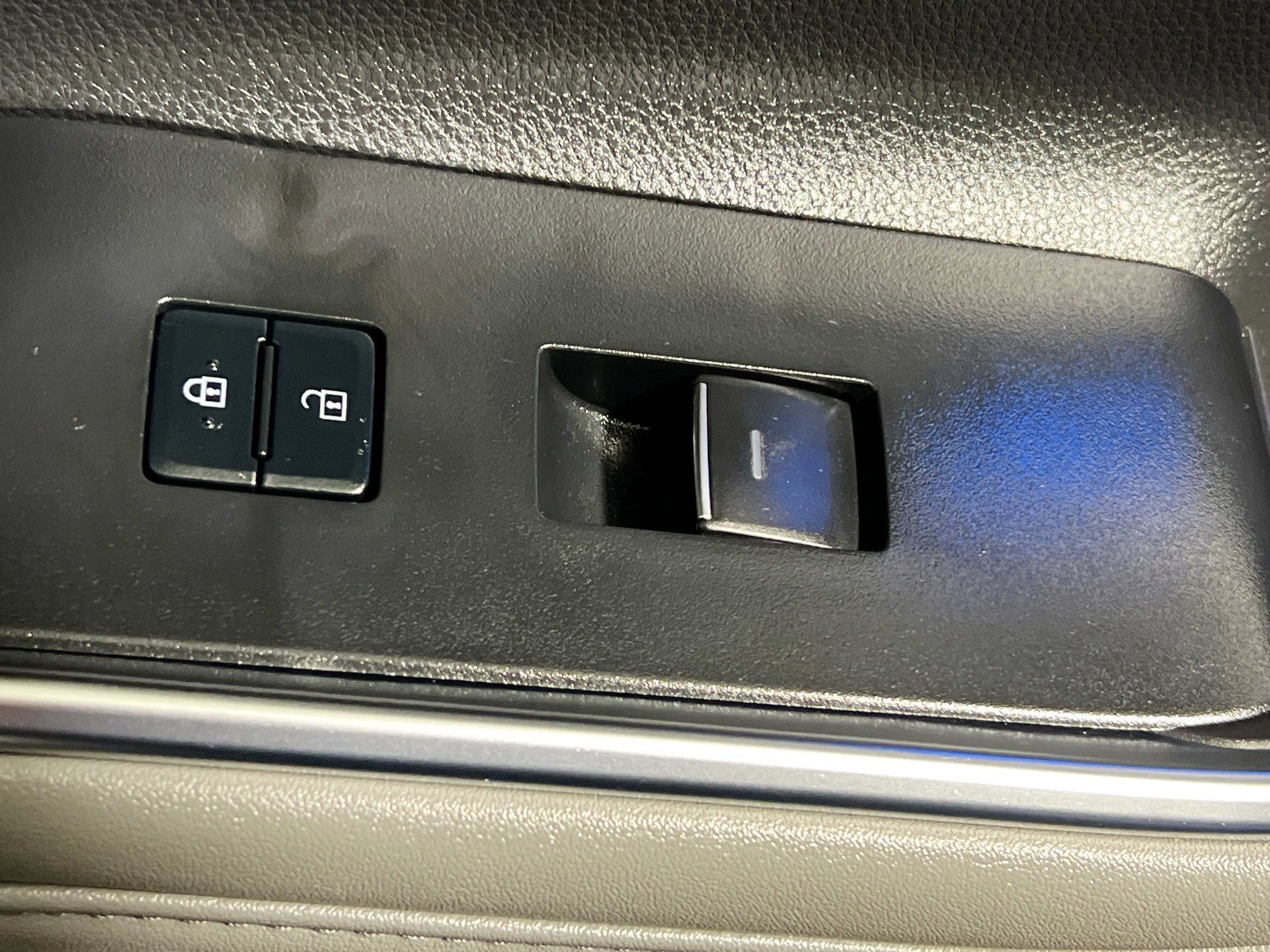 Used 2022 Toyota Highlander Limited image 32