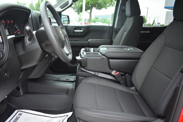 New 2026 Chevrolet Silverado 1500 Custom w/ LPO, Dark Essentials Package AWD/4WD image 18