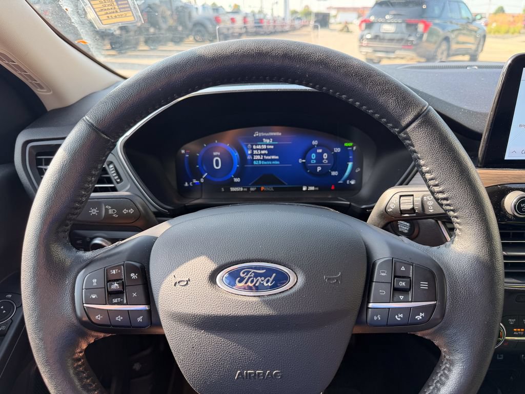Used 2020 Ford Escape Titanium w/ Titanium Premium Package 2.0 AWD/4WD image 25