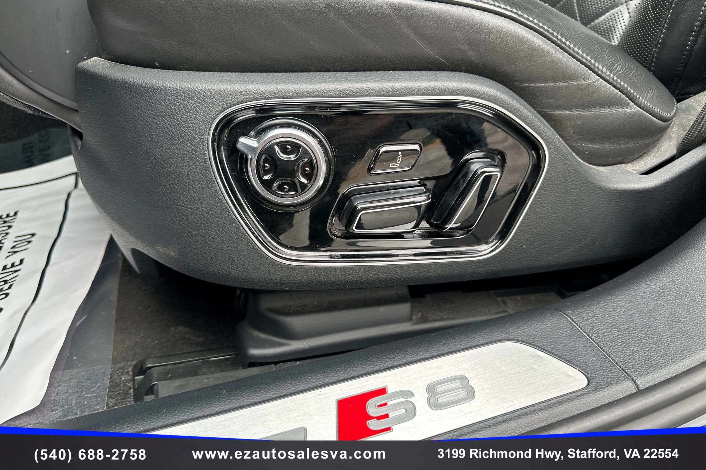 Used 2014 Audi S8 image 23