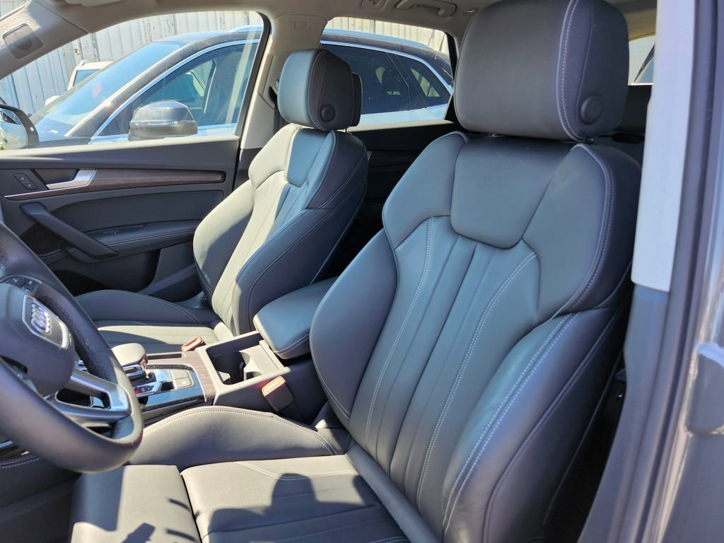 Certified 2025 Audi Q5 2.0T Premium Plus w/ Premium Plus Package image 5