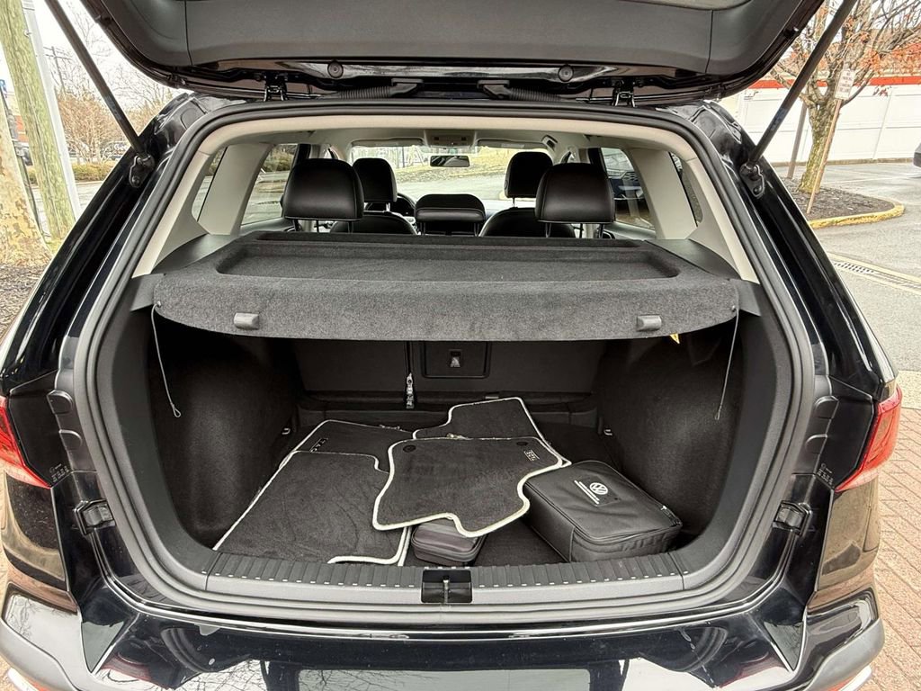 Used 2022 Volkswagen Taos SE image 8