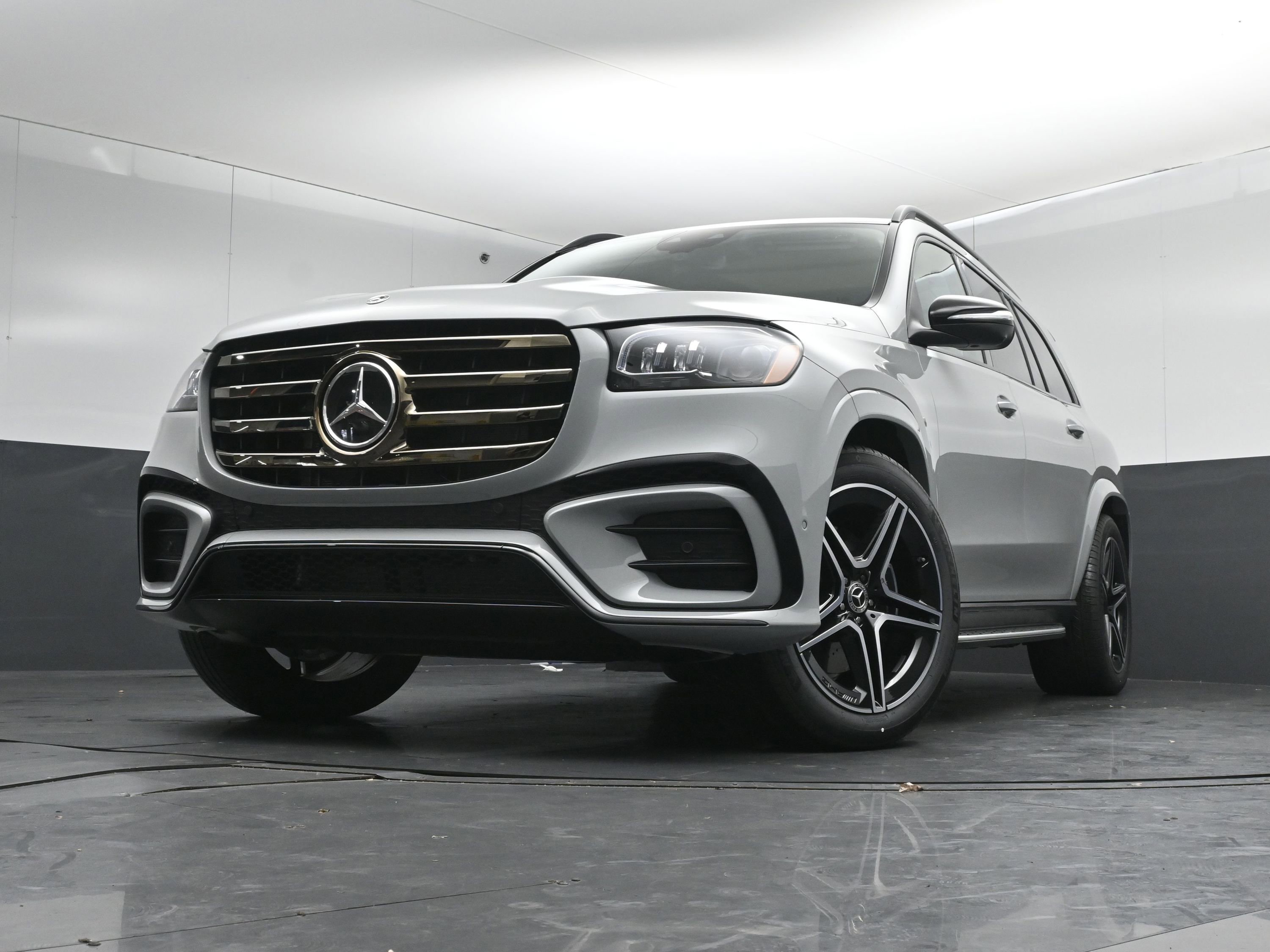 New 2026 Mercedes-Benz GLS 450 4MATIC image 37