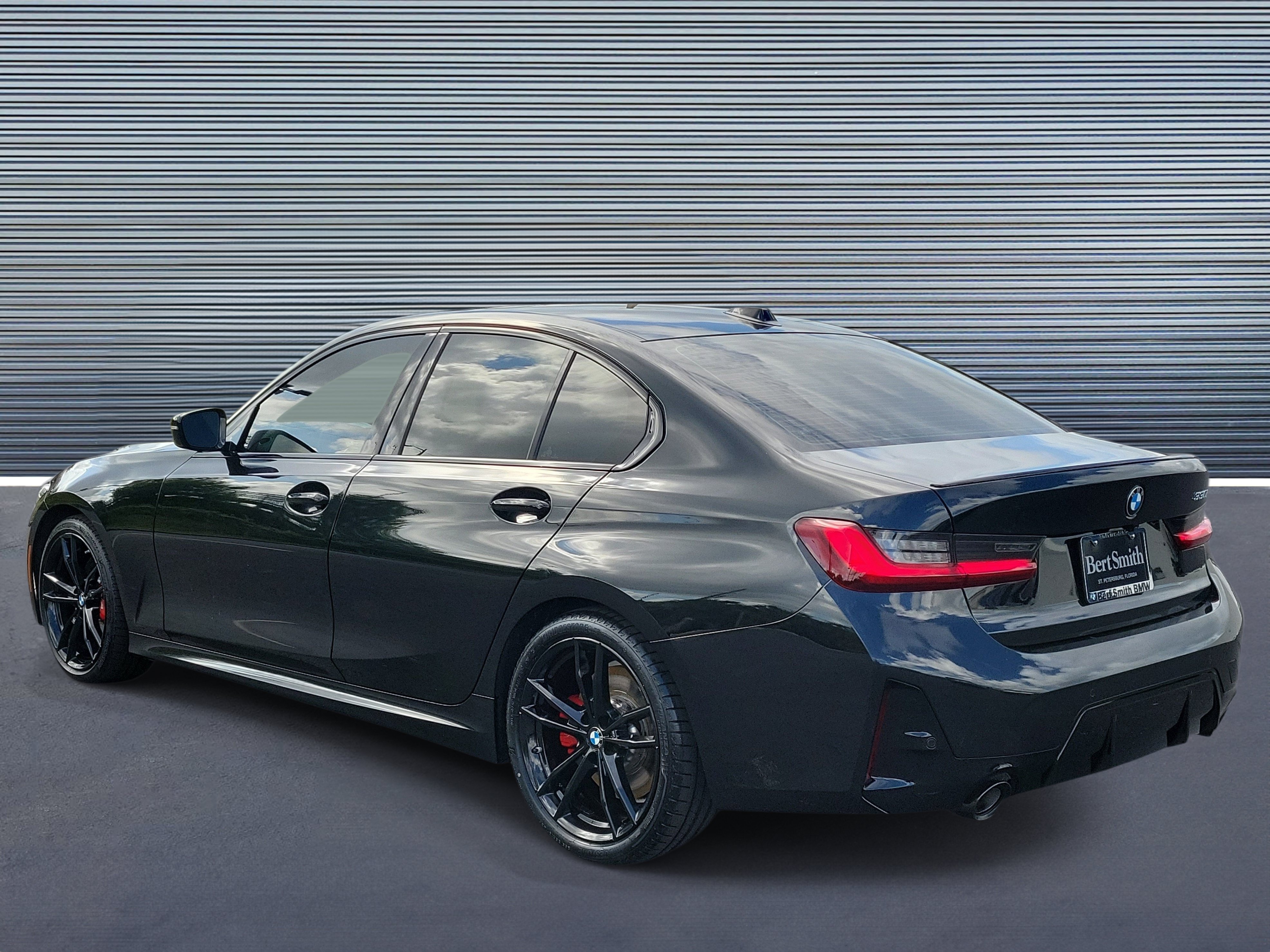 Used 2024 BMW 330i Sedan w/ M Sport Package RWD image 4