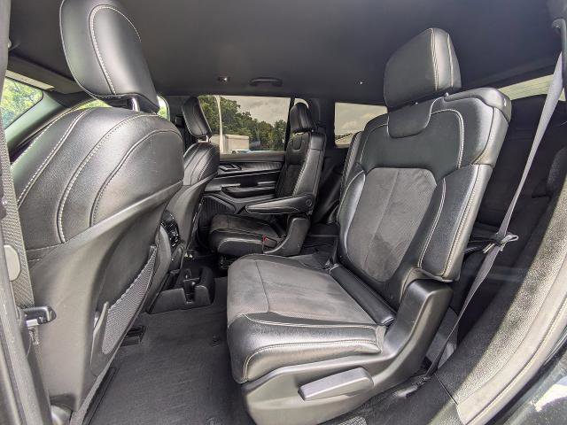 Used 2023 Jeep Grand Cherokee L Laredo RWD image 14