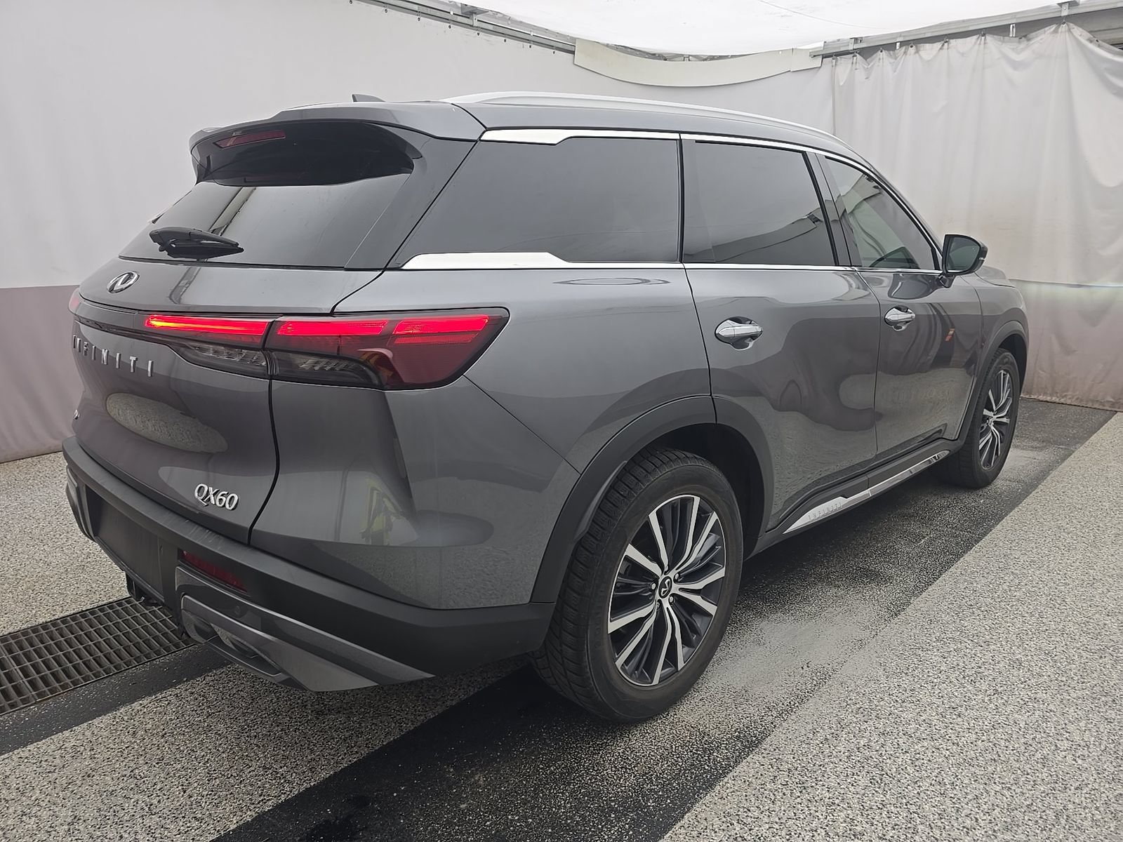 Used 2024 INFINITI QX60 Sensory AWD/4WD image 4