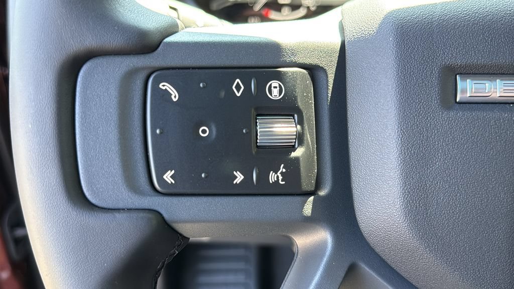 New 2026 Land Rover Defender 90 X-Dynamic SE AWD/4WD image 13