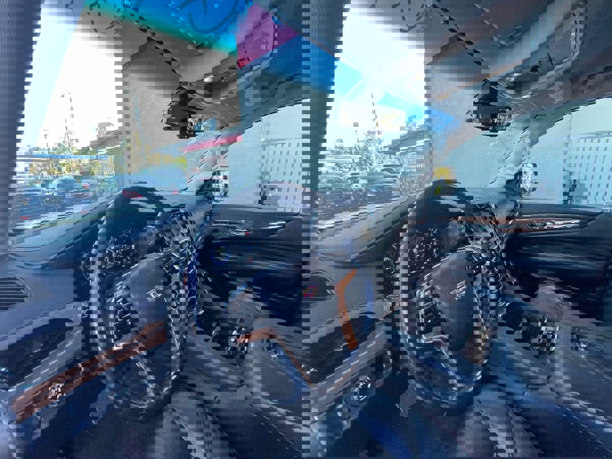 Used 2017 Cadillac Escalade 2WD image 8