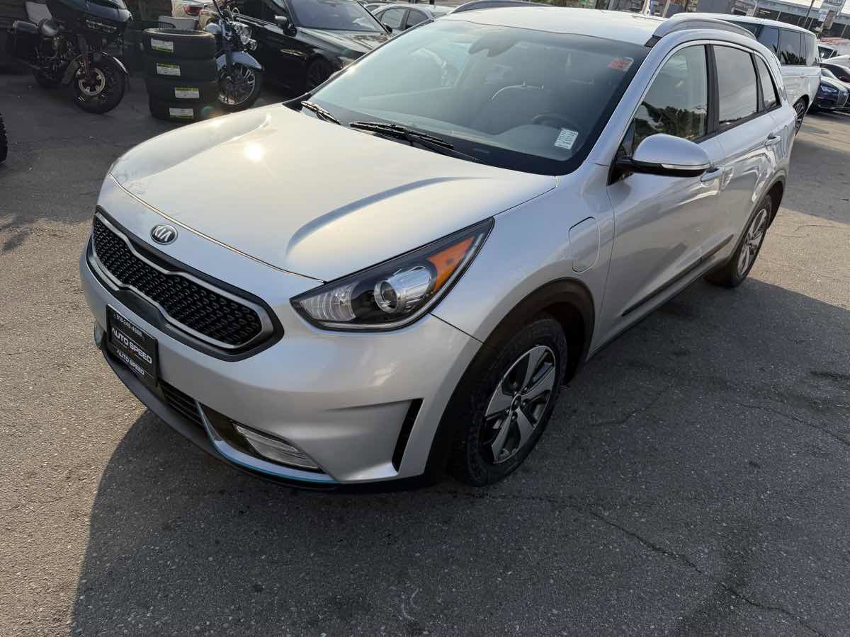 Used 2018 Kia Niro EX image 3