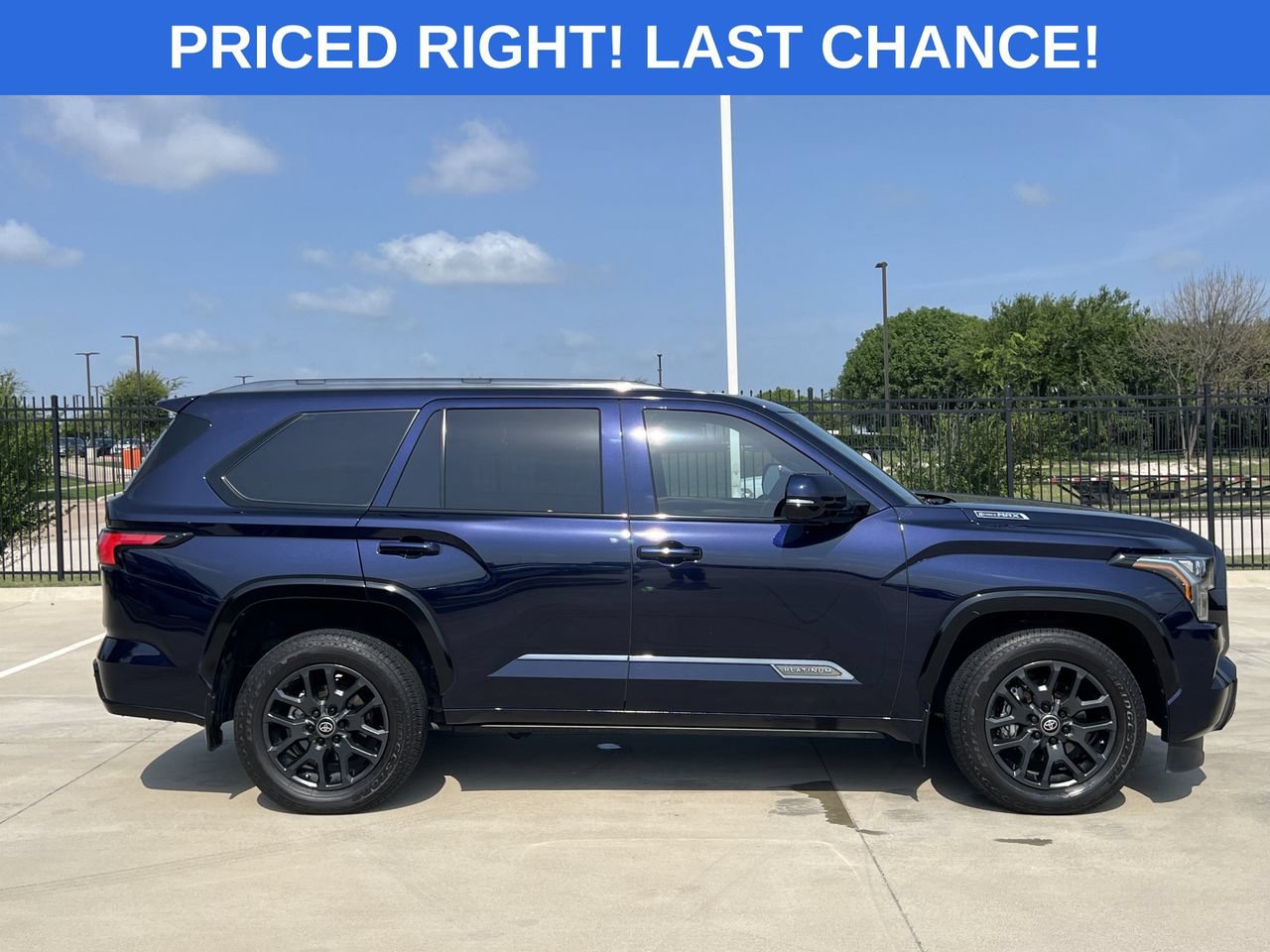 Used 2025 Toyota Sequoia Platinum AWD/4WD image 3