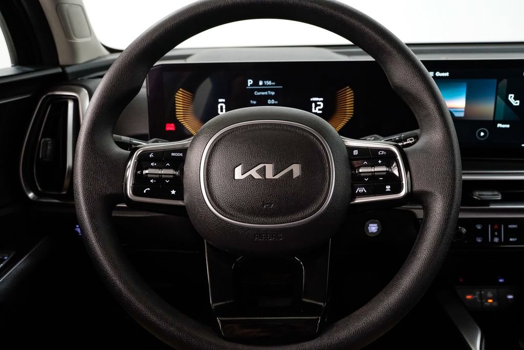 Certified 2025 Kia Sorento LX image 11
