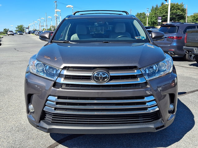 Used 2018 Toyota Highlander Limited AWD/4WD image 2