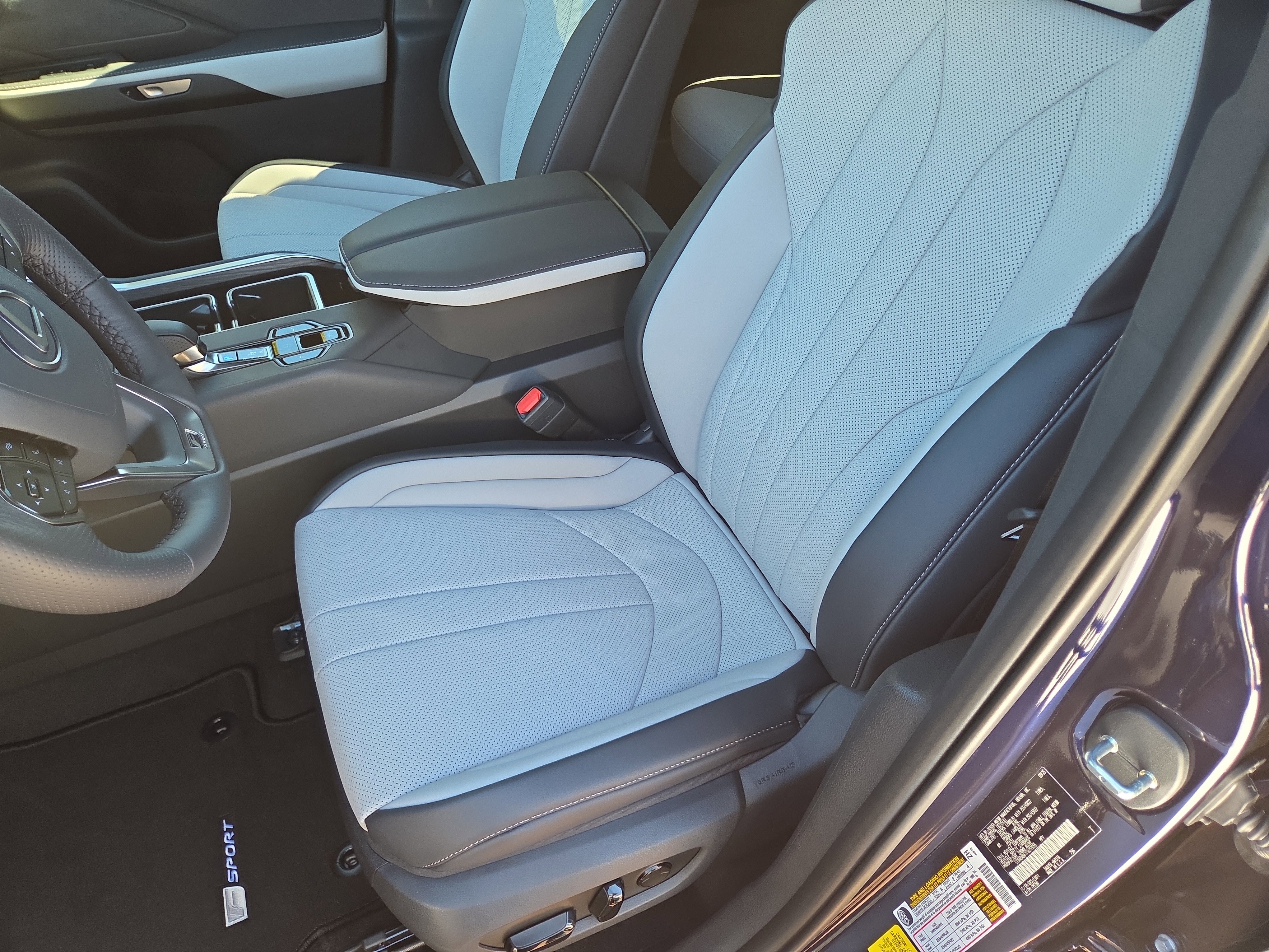 New 2026 Lexus TX 500h AWD image 6