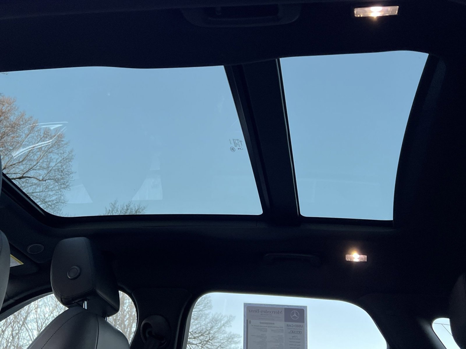 Used 2025 Land Rover Range Rover Velar Dynamic SE image 22