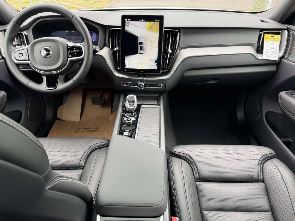 New 2026 Volvo XC60 B5 Ultra w/ Climate Package AWD/4WD image 2