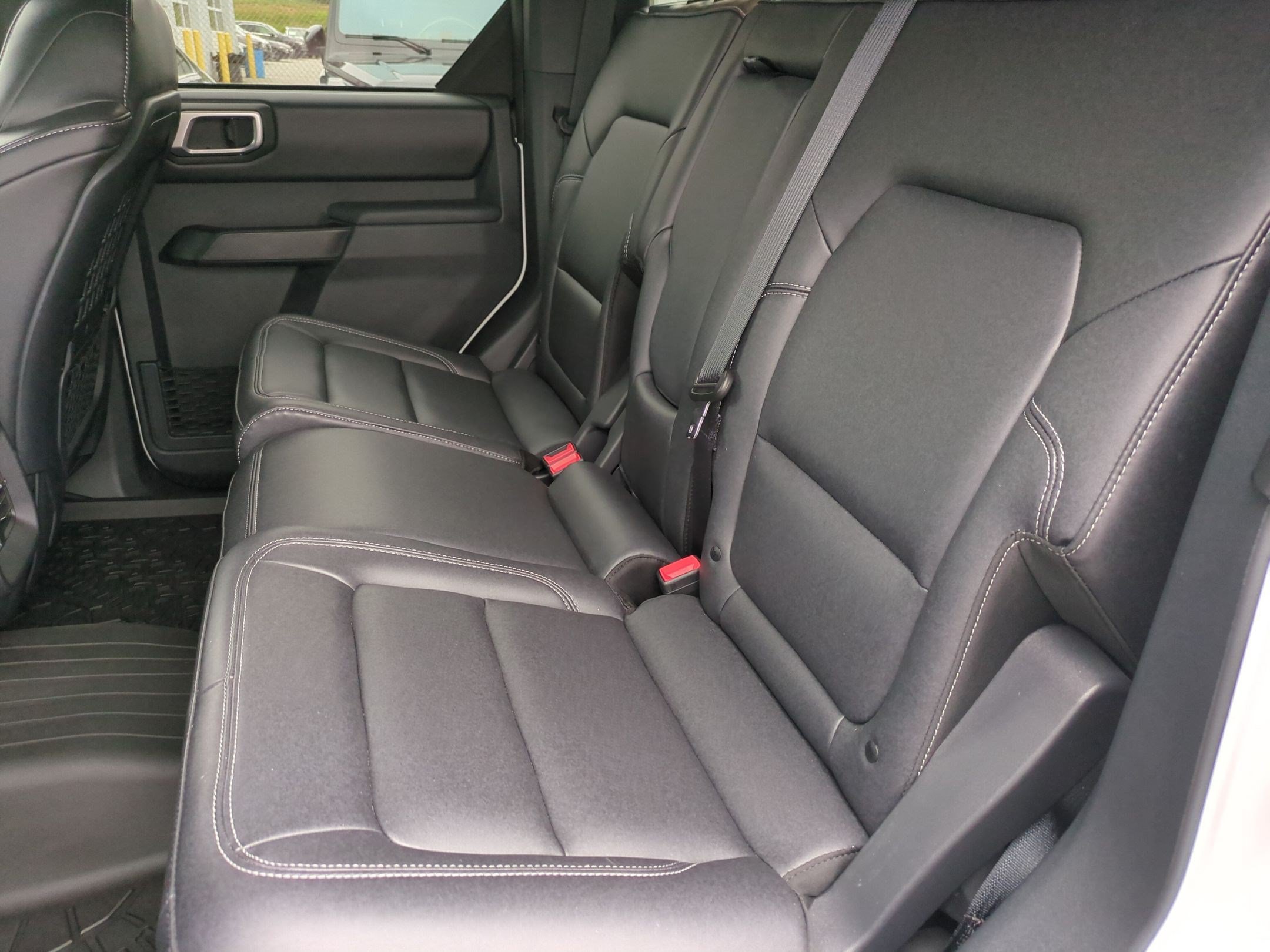 Used 2025 Ford Bronco Badlands AWD/4WD image 30