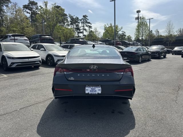 Certified 2025 Hyundai Elantra SEL FWD image 6