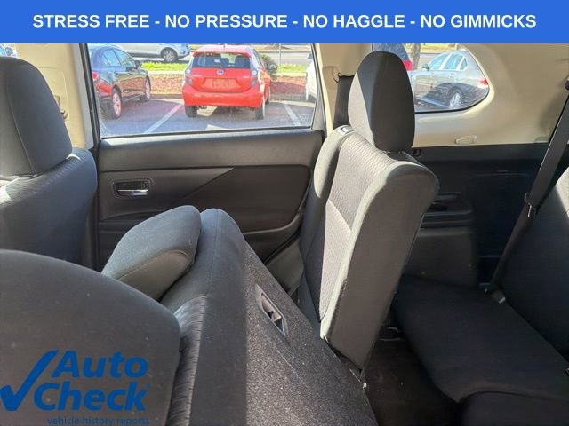 Used 2014 Mitsubishi Outlander ES FWD image 25