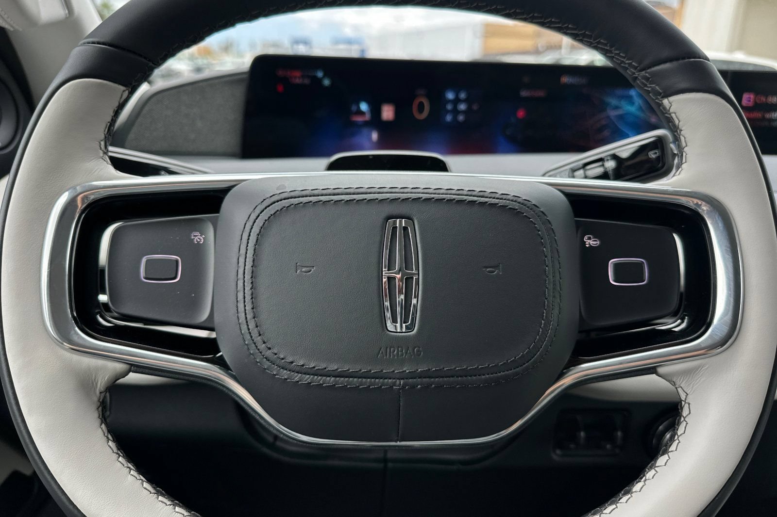 New 2026 Lincoln Navigator Reserve AWD/4WD image 24