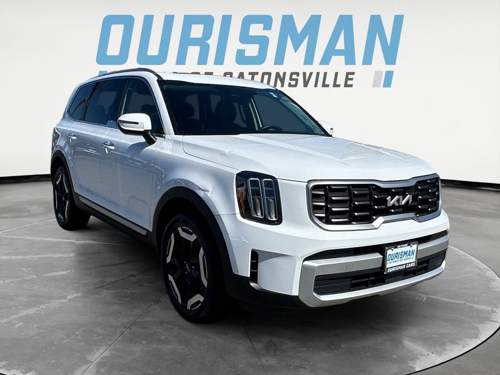 Used 2025 Kia Telluride S image 1