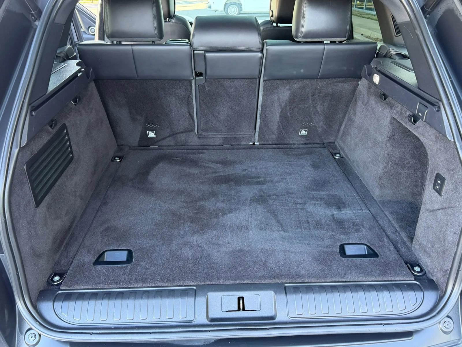 Used 2021 Land Rover Range Rover Sport HSE Silver Edition image 17