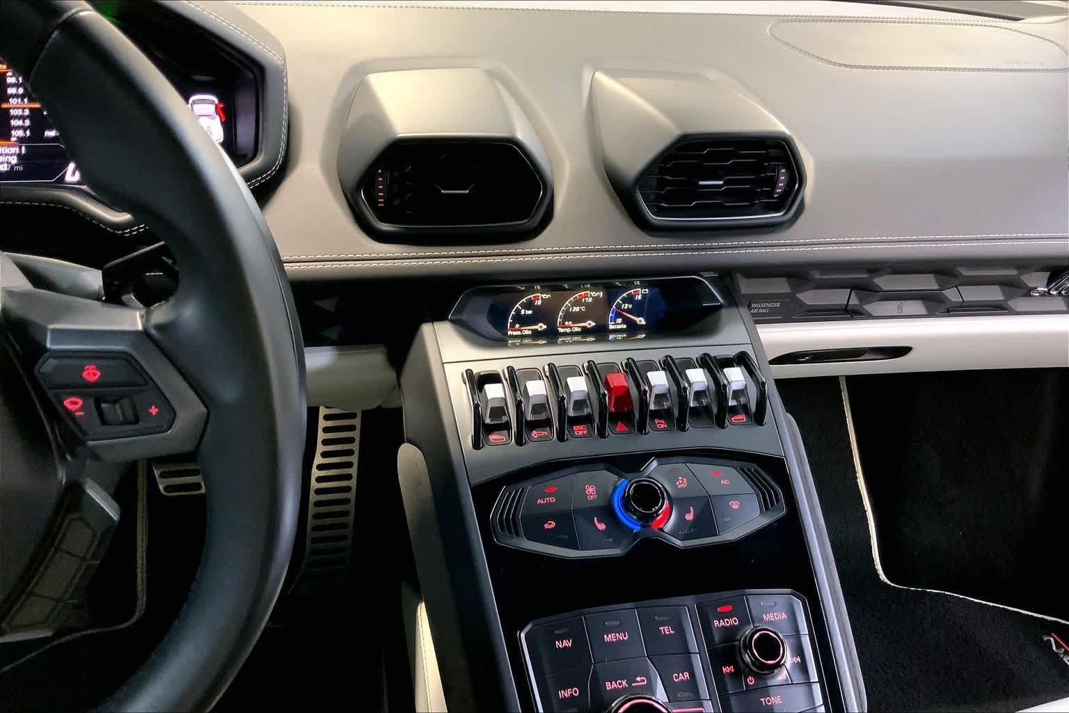 Used 2016 Lamborghini Huracan LP 610-4 AWD/4WD image 6