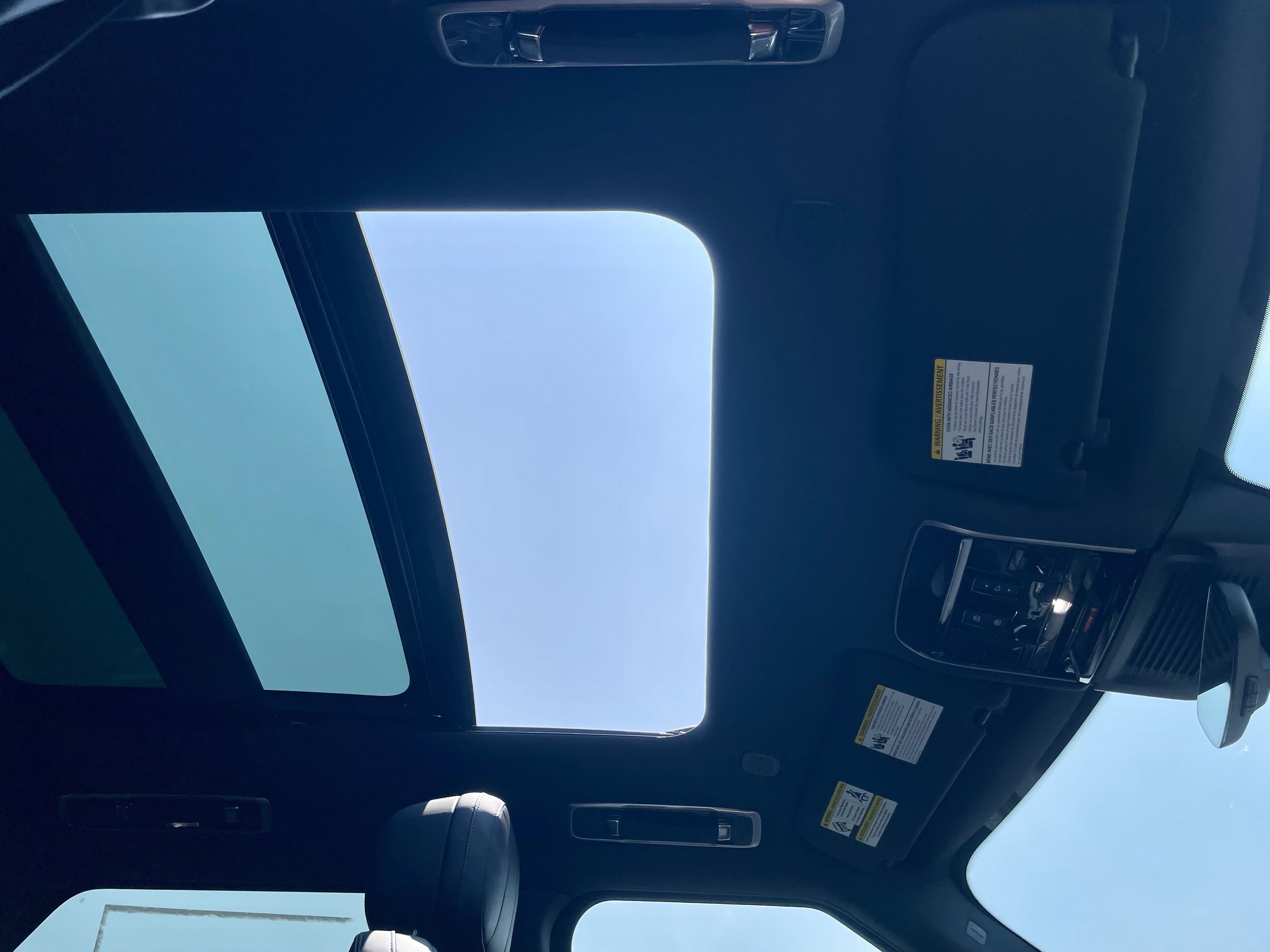 New 2025 Land Rover Range Rover Sport SE image 17