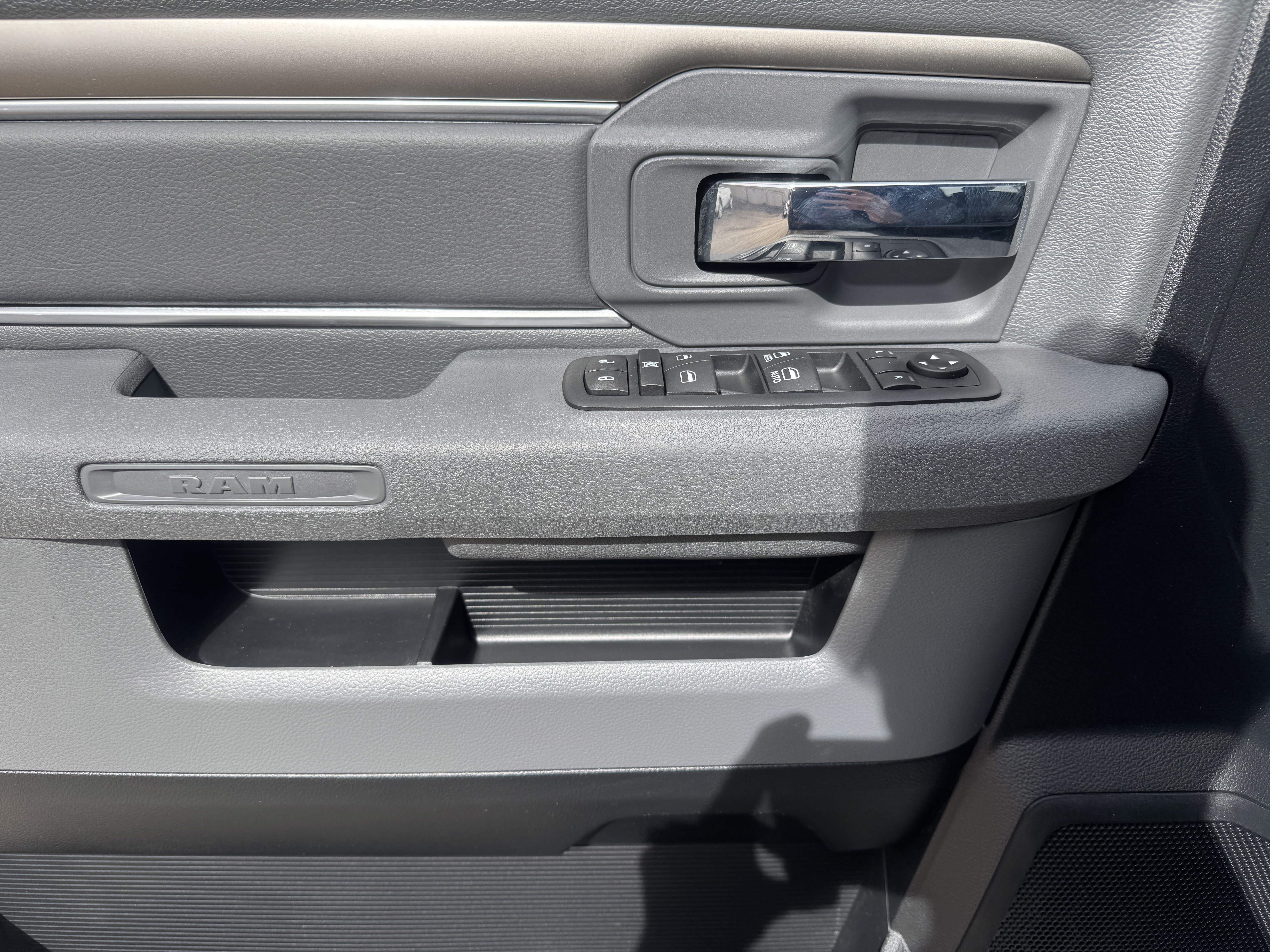 Used 2016 RAM 1500 Big Horn image 9