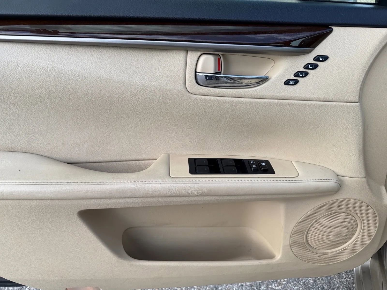 Used 2013 Lexus ES 350 w/ Premium Pkg image 15