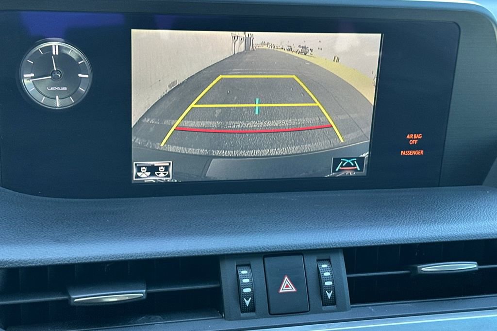 Certified 2020 Lexus ES 300h w/ Premium Package image 18