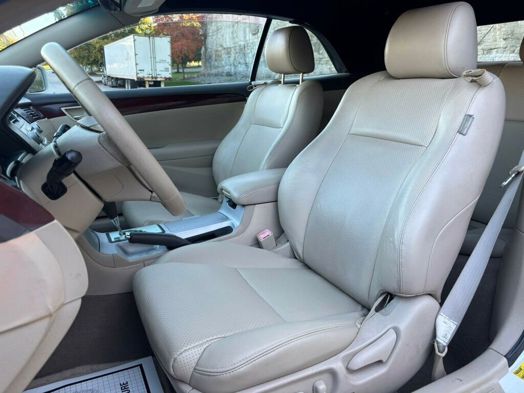 Used 2005 Toyota Solara SE image 11