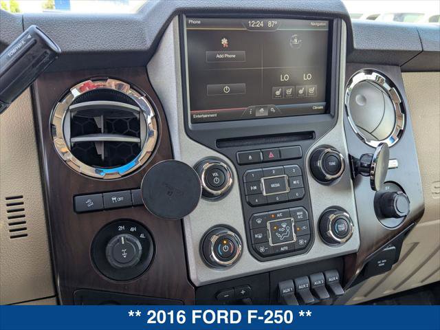 Used 2016 Ford F250 Lariat w/ Lariat Ultimate Package AWD/4WD image 17