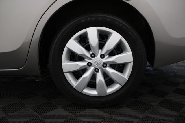 Used 2015 Toyota Corolla LE FWD image 9