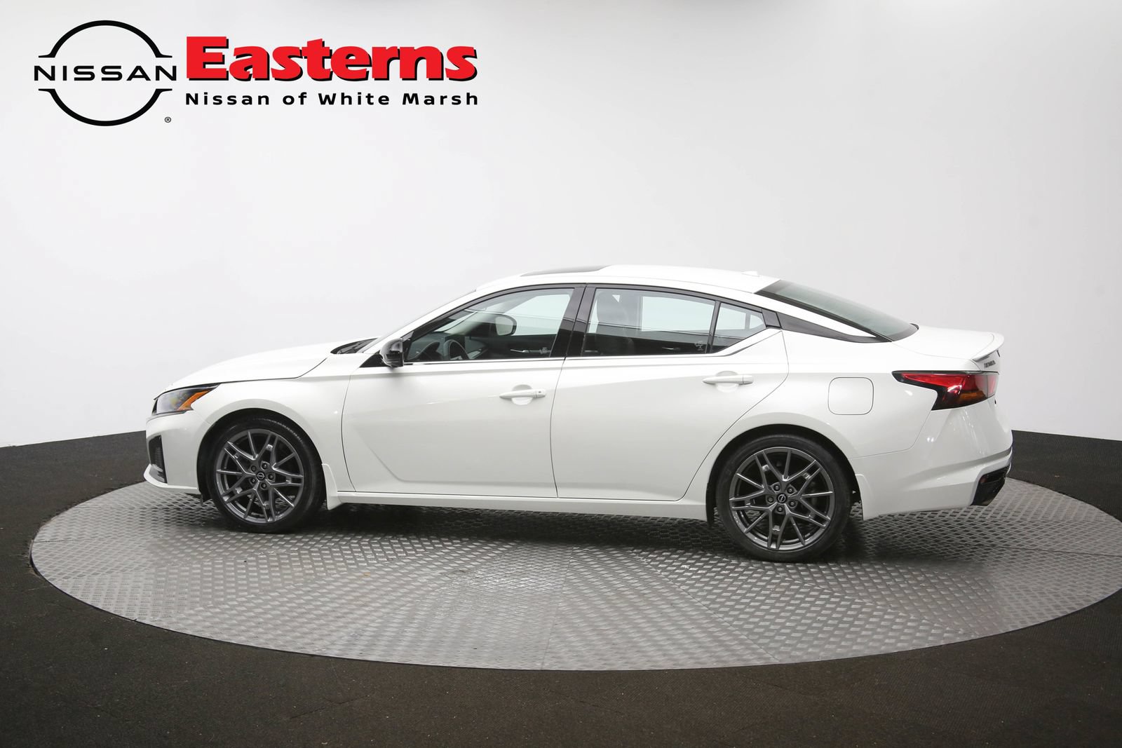 Used 2024 Nissan Altima 2.0 SR FWD image 59