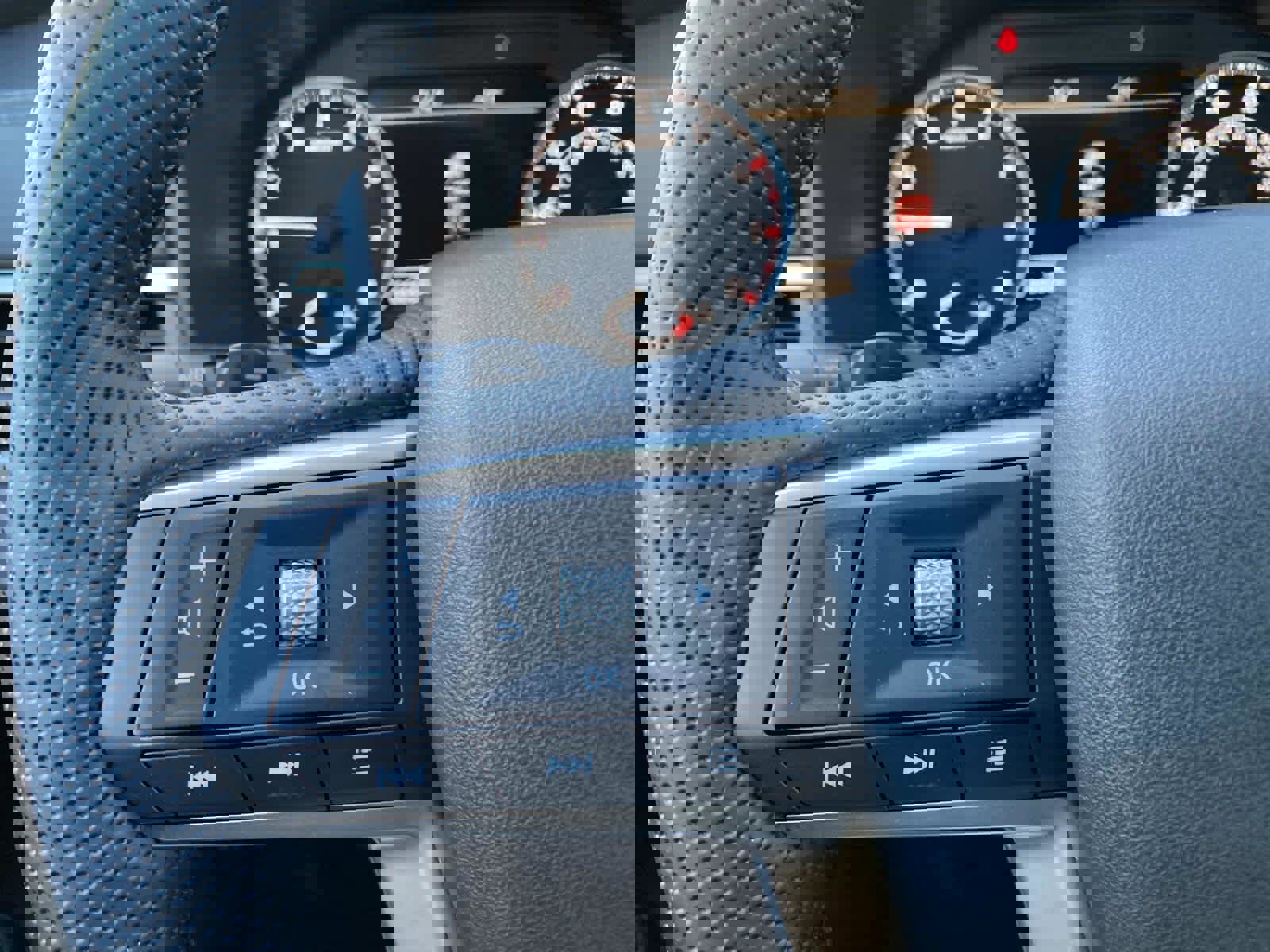 New 2026 Mitsubishi Outlander SE image 14