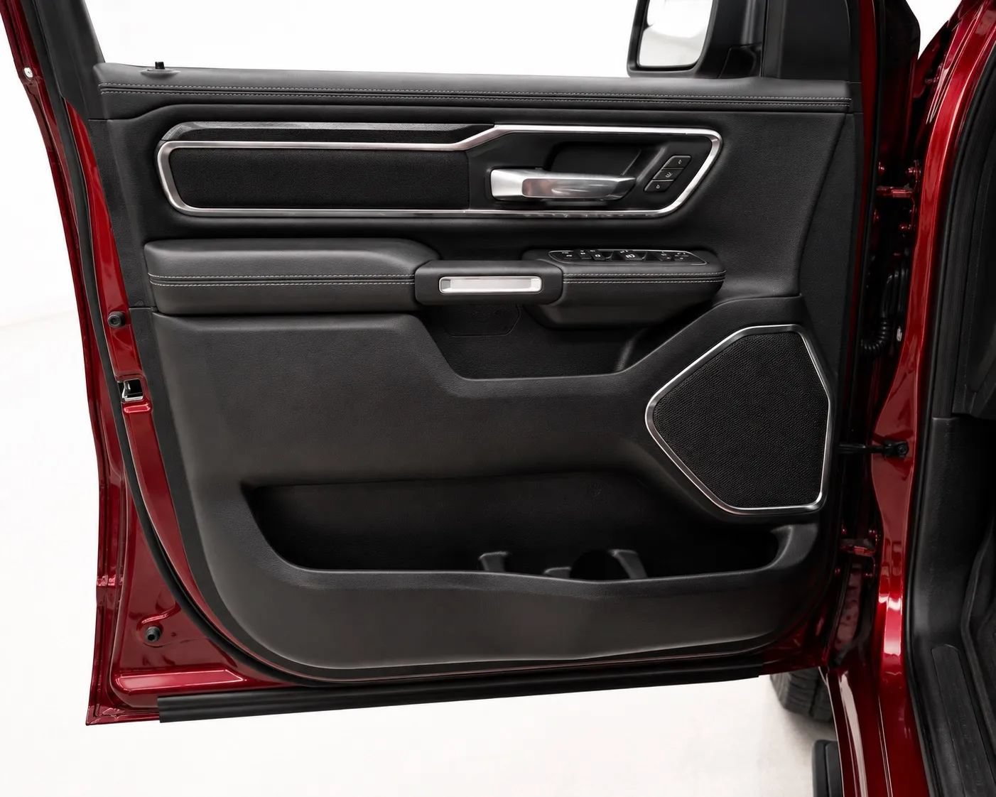 Used 2023 RAM 1500 Laramie AWD/4WD image 16