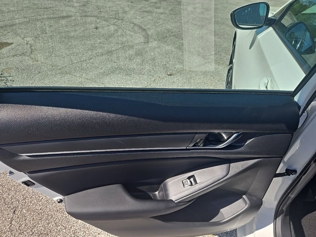 Used 2018 Honda Accord Sport image 18