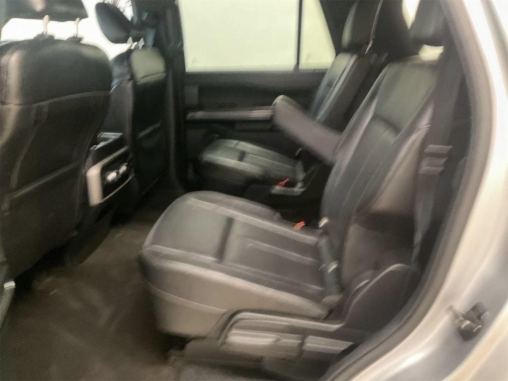 Used 2021 Ford Expedition XLT RWD image 4