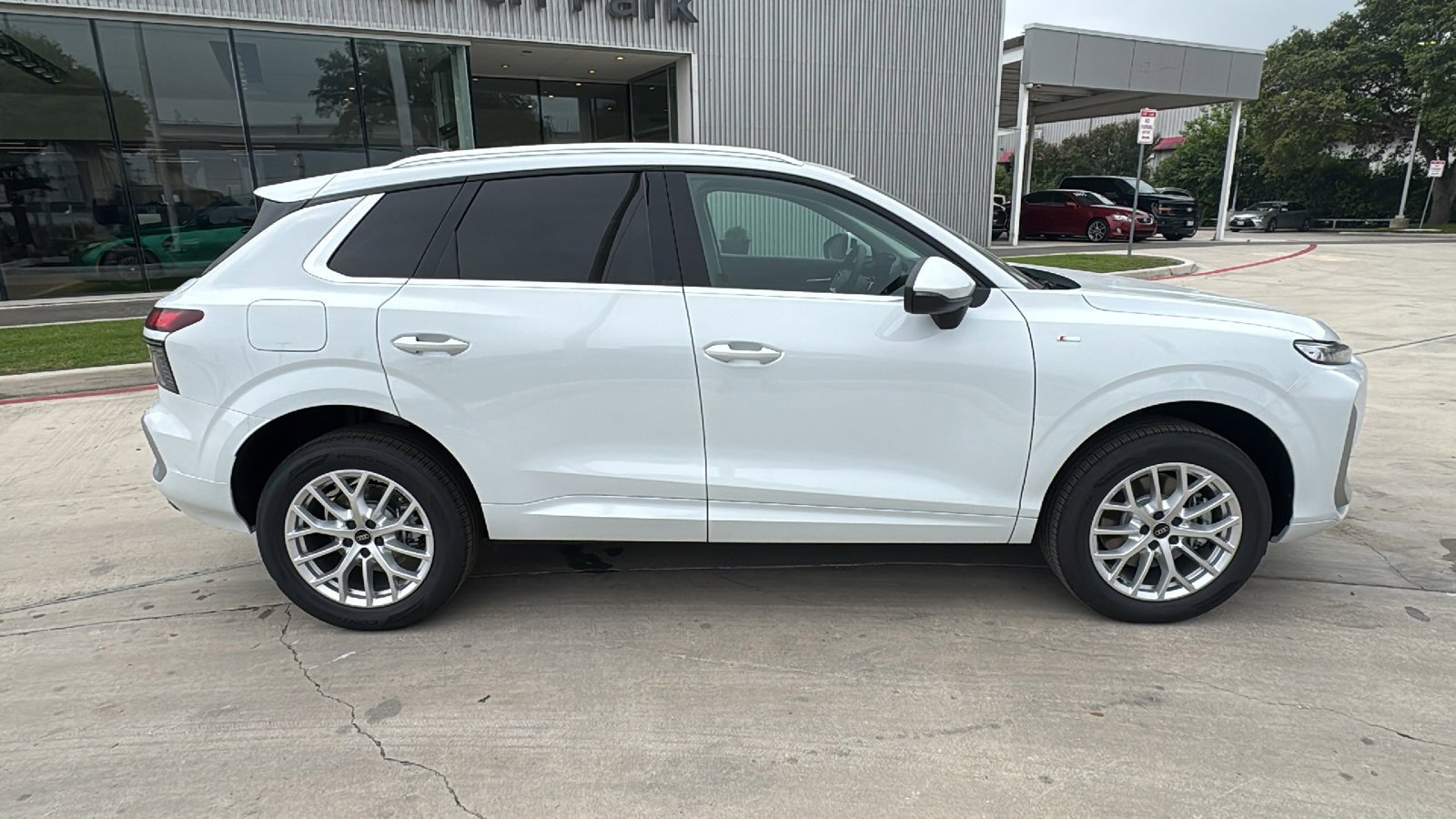 New 2026 Audi Q3 quattro 2.0T AWD/4WD image 8