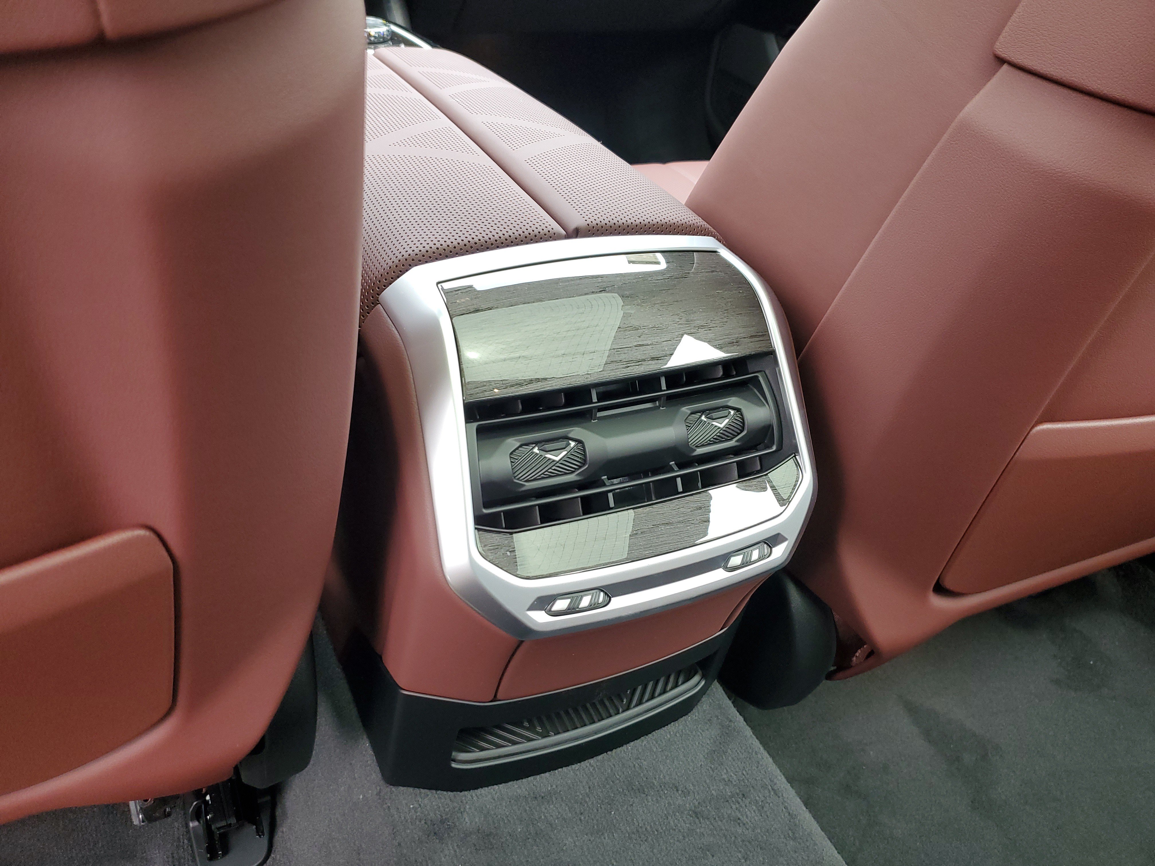New 2026 BMW 760i xDrive w/ Executive Package AWD/4WD image 11