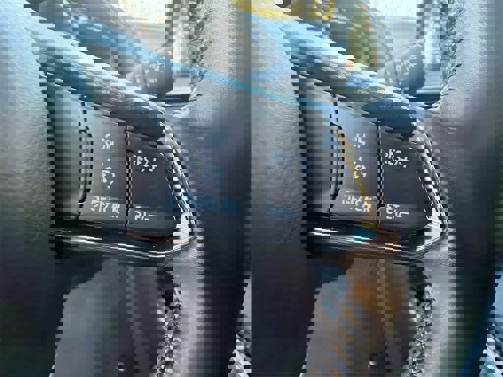 Used 2017 MAZDA MAZDA3 Touring image 23