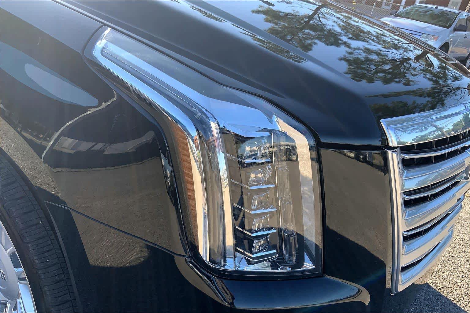 Used 2016 Cadillac Escalade Platinum AWD/4WD image 28