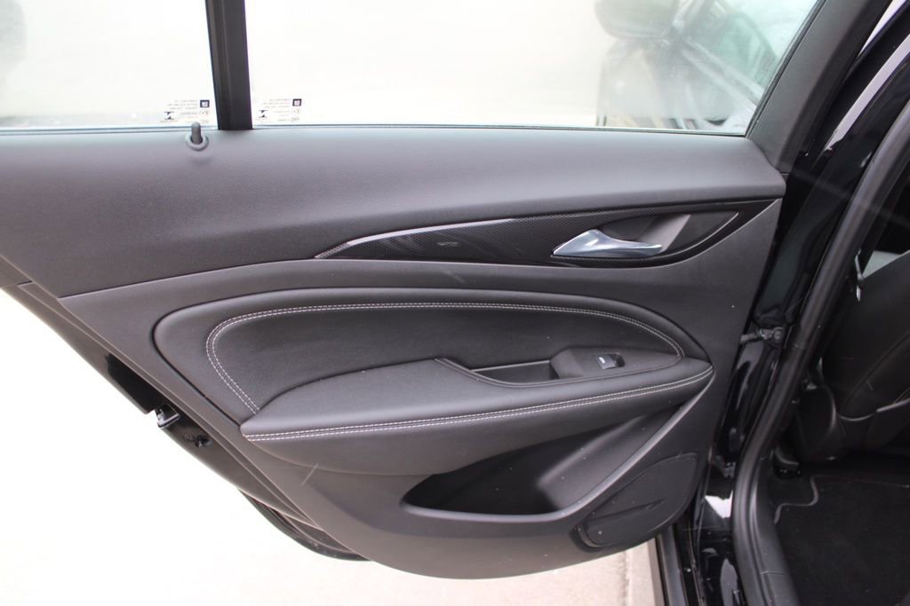 Used 2018 Buick Regal GS w/ Driver Confidence Package #2 image 25