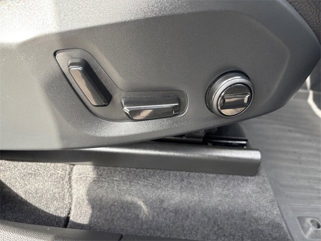 Used 2022 Volvo XC60 B5 Momentum w/ Advanced Package image 36