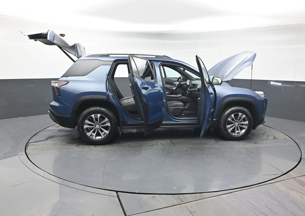Used 2025 Chevrolet Equinox LT w/ Convenience Package II image 46