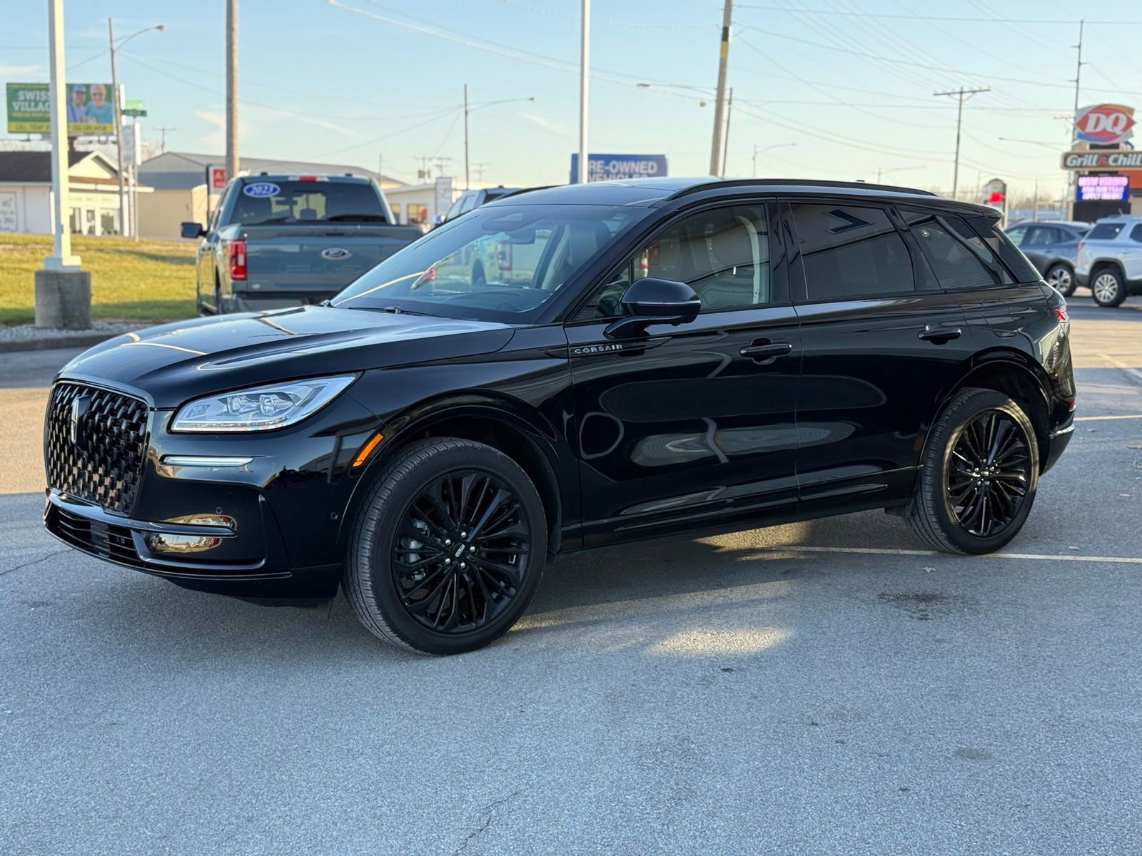 Used 2023 Lincoln Corsair Reserve w/ Equipment Group 202A image 3