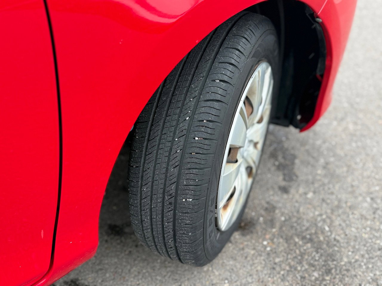 Used 2013 Toyota Yaris LE image 53