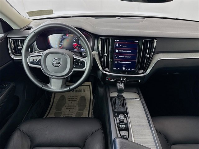 Used 2021 Volvo V60 T5 Cross Country image 16